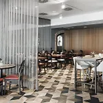 Отель Doubletree By Hilton 4*
