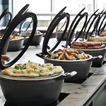Отель Doubletree By Hilton 4*