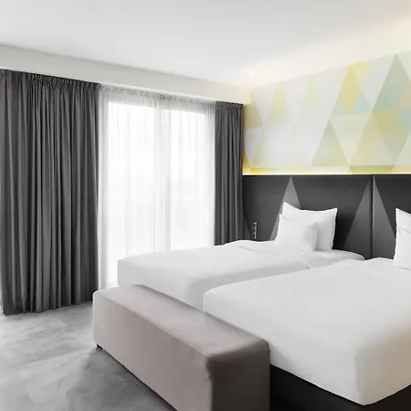 Отель Doubletree By Hilton 4*